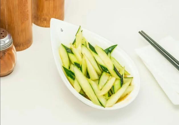 凉拌黄瓜 Cucumber Salad